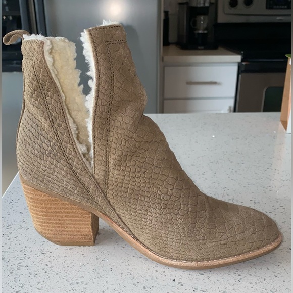 Jeffrey Campbell Orwell Shearling-Lined Boots - size 8.5 - Picture 3 of 7